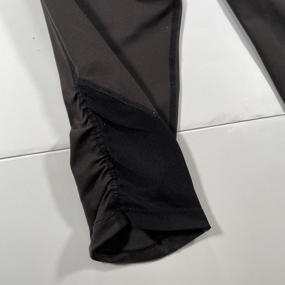 NWT - Beachbody P90X3 Women’s EMMA Knee Capri Workout Shorts Black - Size Medium - Picture 8 of 12